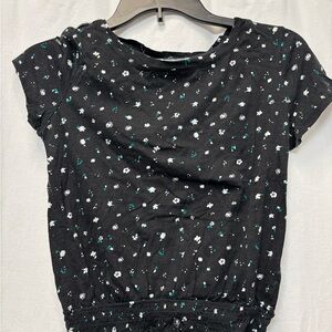SO Black and White Ruched Cap Sleeve Crop Top